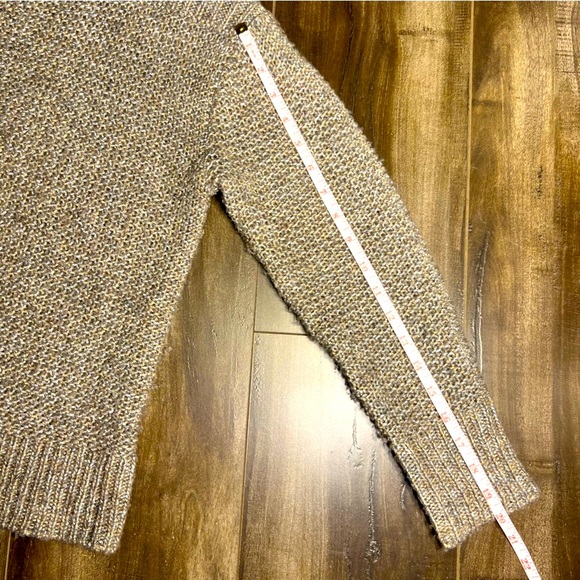 Tommy Bahama Grey with Golden Sparkles Modern Chic Cozy Sweater for Any Occasion - Picture 9 of 12